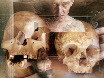 Autoportrait (2023) avec des amis très anciens...